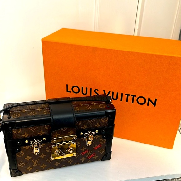 Louis Vuitton Petite Malle Monogram. - Picture 6 of 17